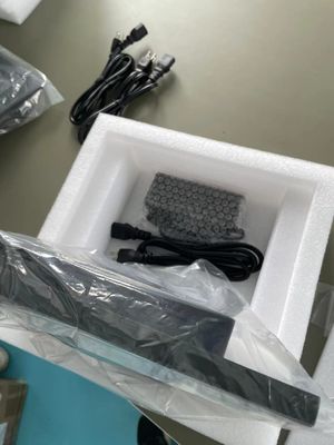 Modieuze 10,1 inch Android OS POE zelfcontroleerbare kiosk voor supermarkt ROHS gecertificeerd